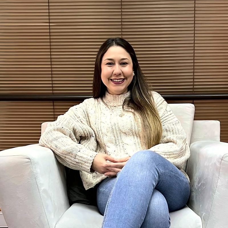Retrato de Alejandra Justiniano, psicóloga clínica.